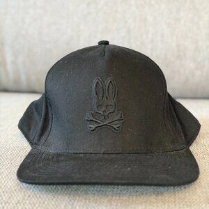 🧢🐰 Psycho Bunny Black Snapback Hat – Skull & Crossbones Logo 🐰🧢